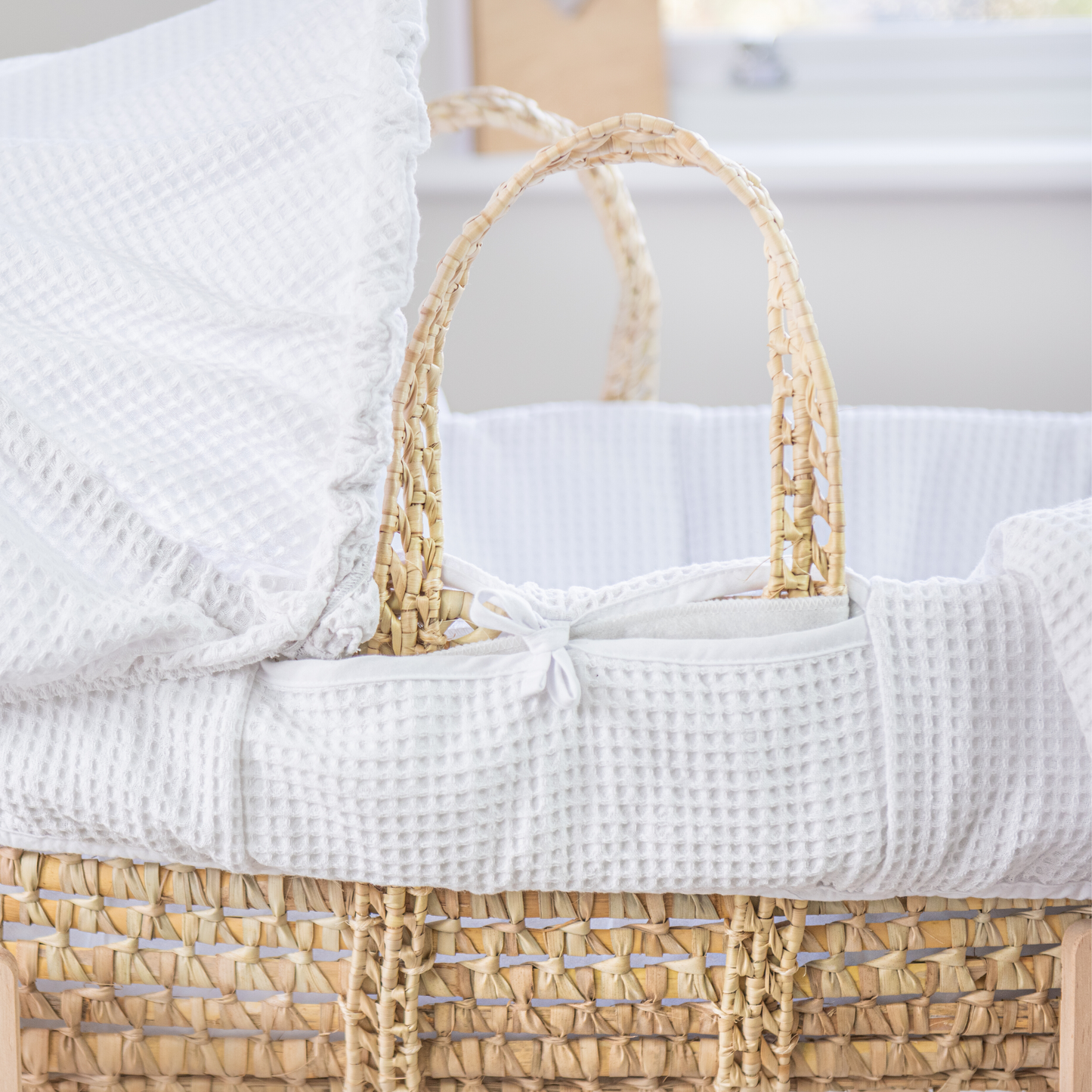 Clair de Lune White Waffle Palm Moses Basket