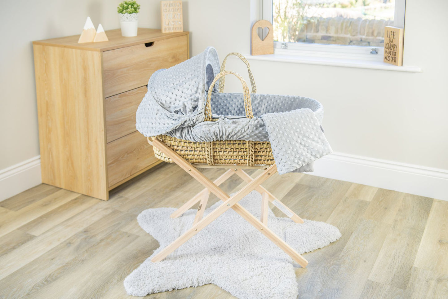 Clair de Lune Grey Dimple Palm Moses Basket