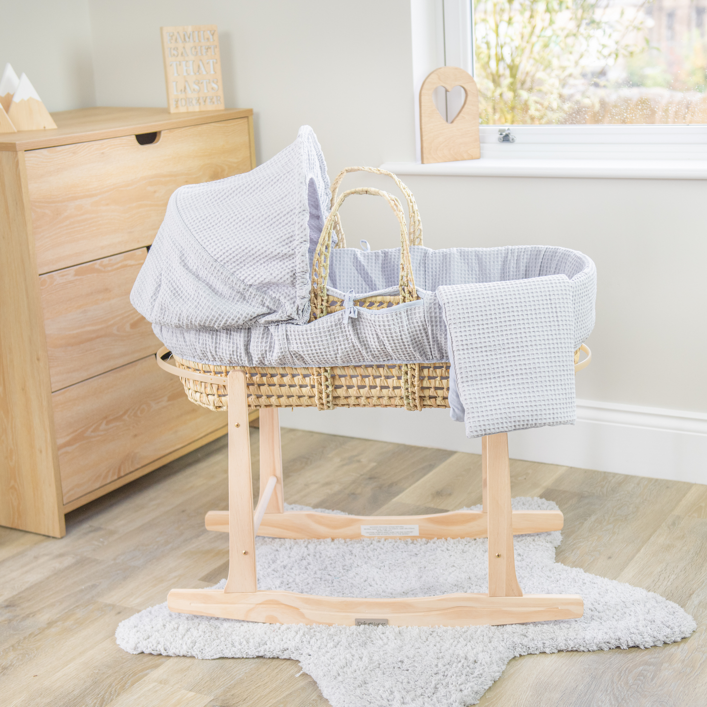 Clair de Lune Grey Waffle Palm Moses Basket