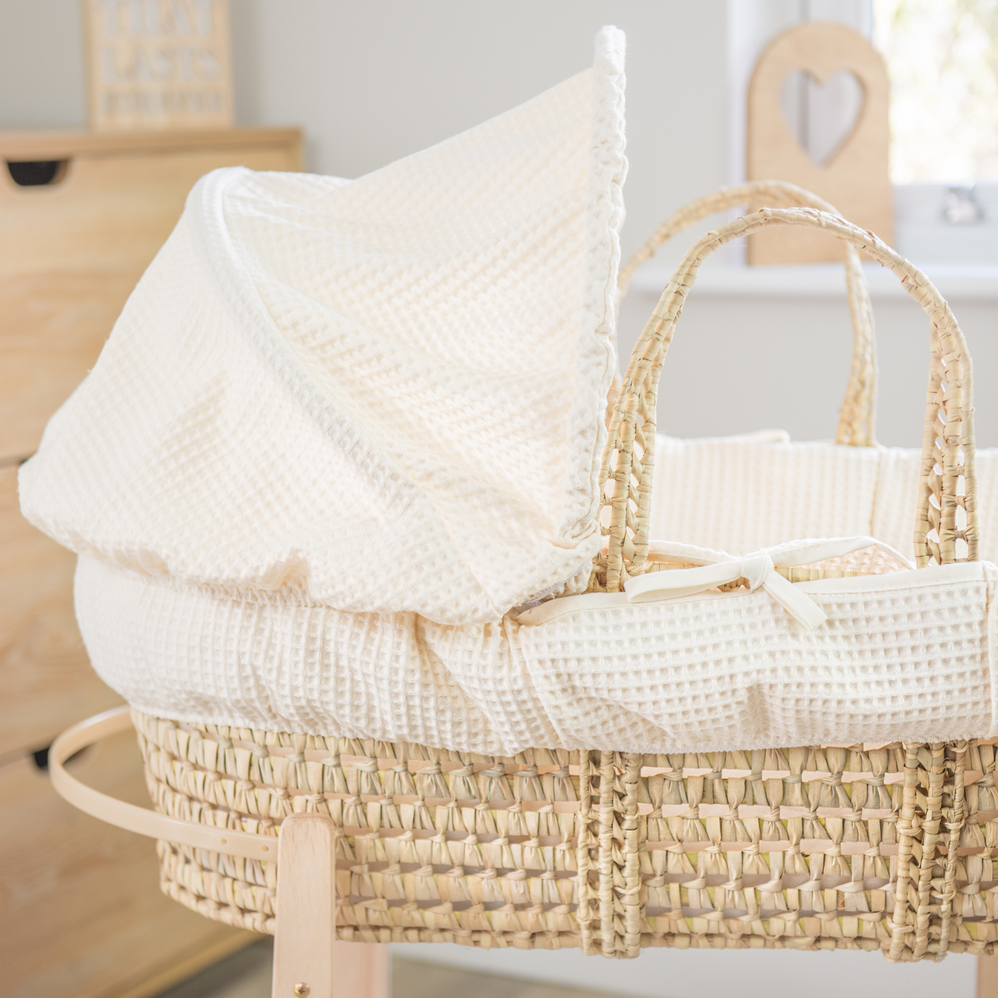 Clair de Lune Cream Waffle Palm Moses Basket