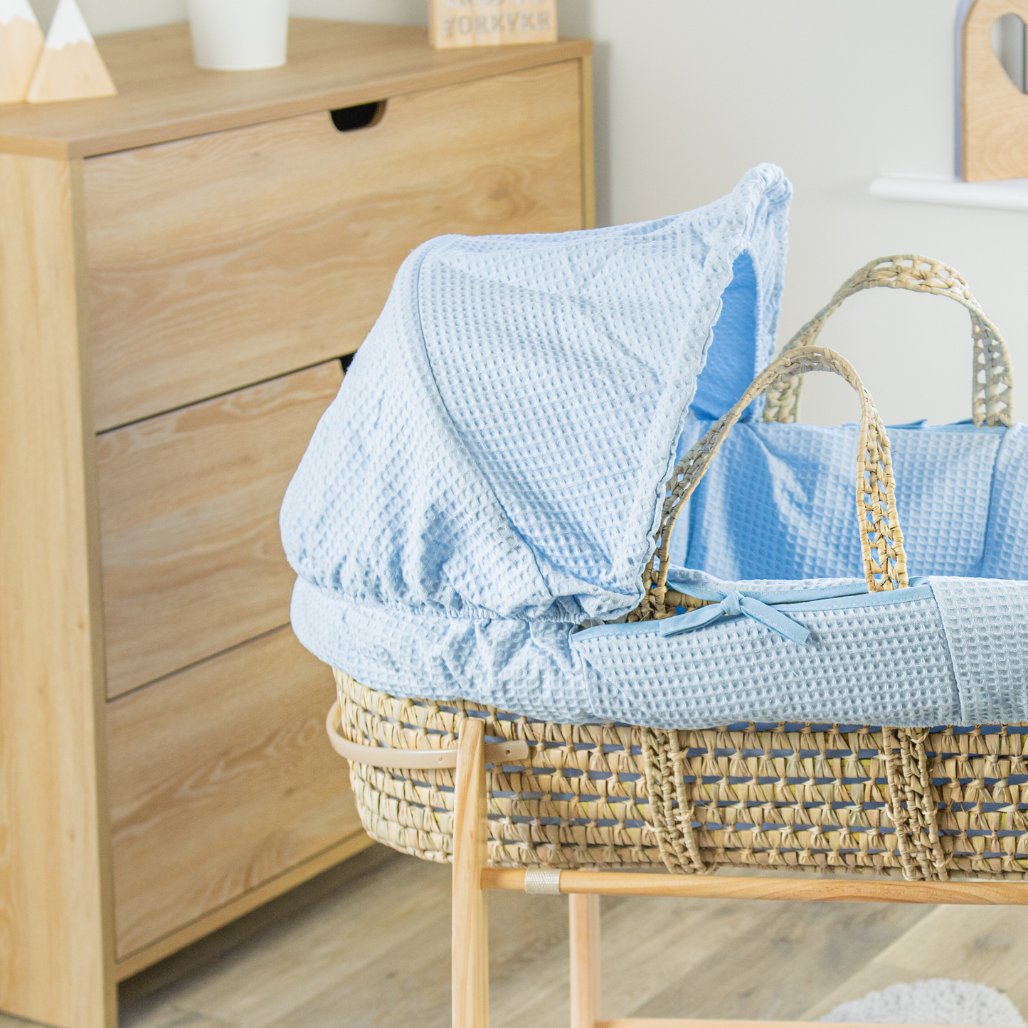 Clair de Lune Blue Waffle Palm Moses Basket