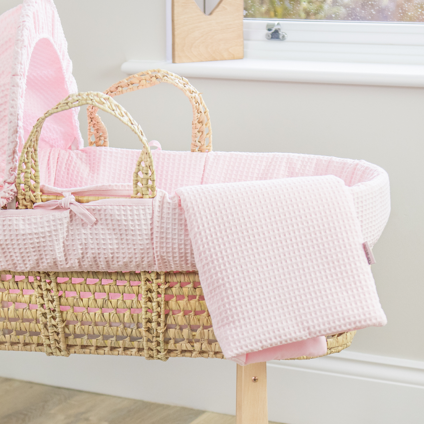 Clair de Lune Pink Waffle Palm Moses Basket