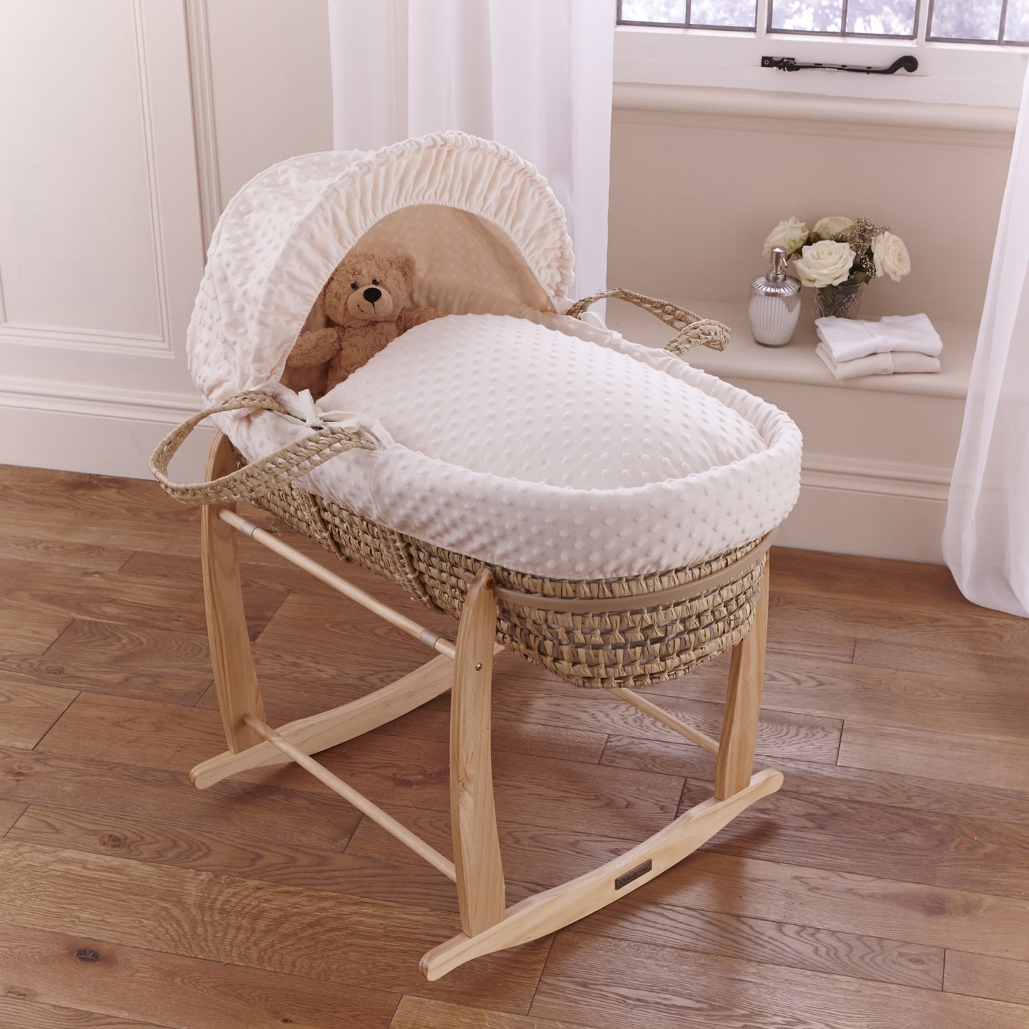 Clair de Lune Cream Dimple Palm Moses Basket