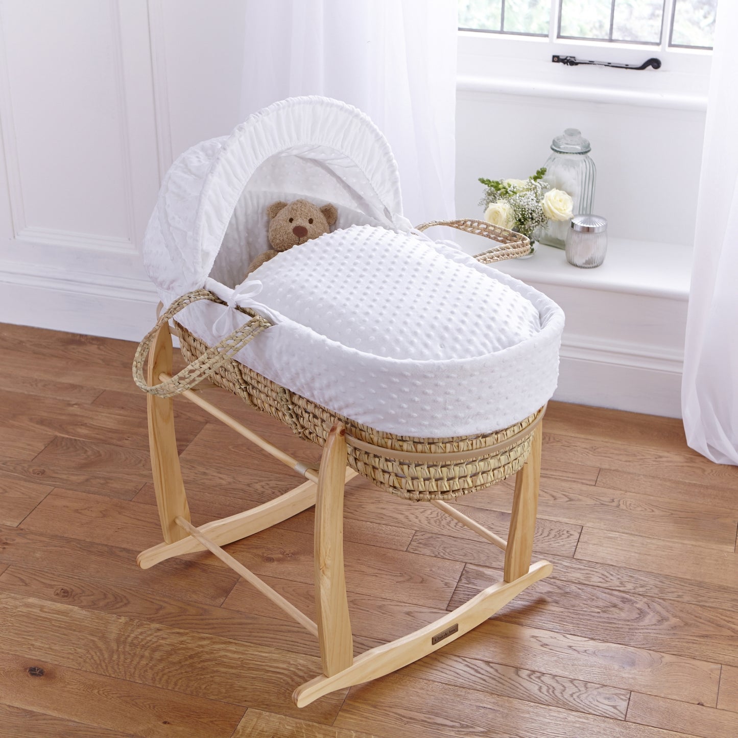 Clair de Lune White Dimple Palm Moses Basket